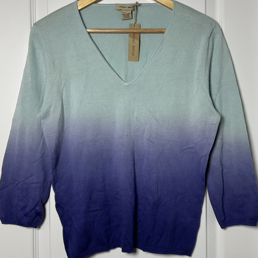 Vertical Design Mint Periwinkle Ombré Gradient V-Neck 3/4 Sleeve Cotton Knit Top
